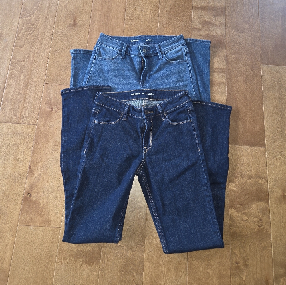 A Lot Of Old Navy Kids Jeans - Light Blue and Dark Blue. Girls Size 00